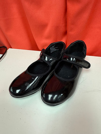 Used pair of black shoes. Used Shoes Stock Lots - worldwiseusa.com main image 2