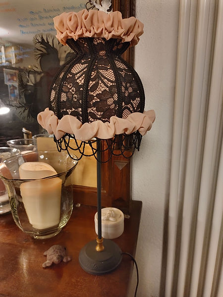 Bagatelle Créations, artisan tapissier Saint Rémy 71100 - Abat-jour en tissus tendus et cousus main