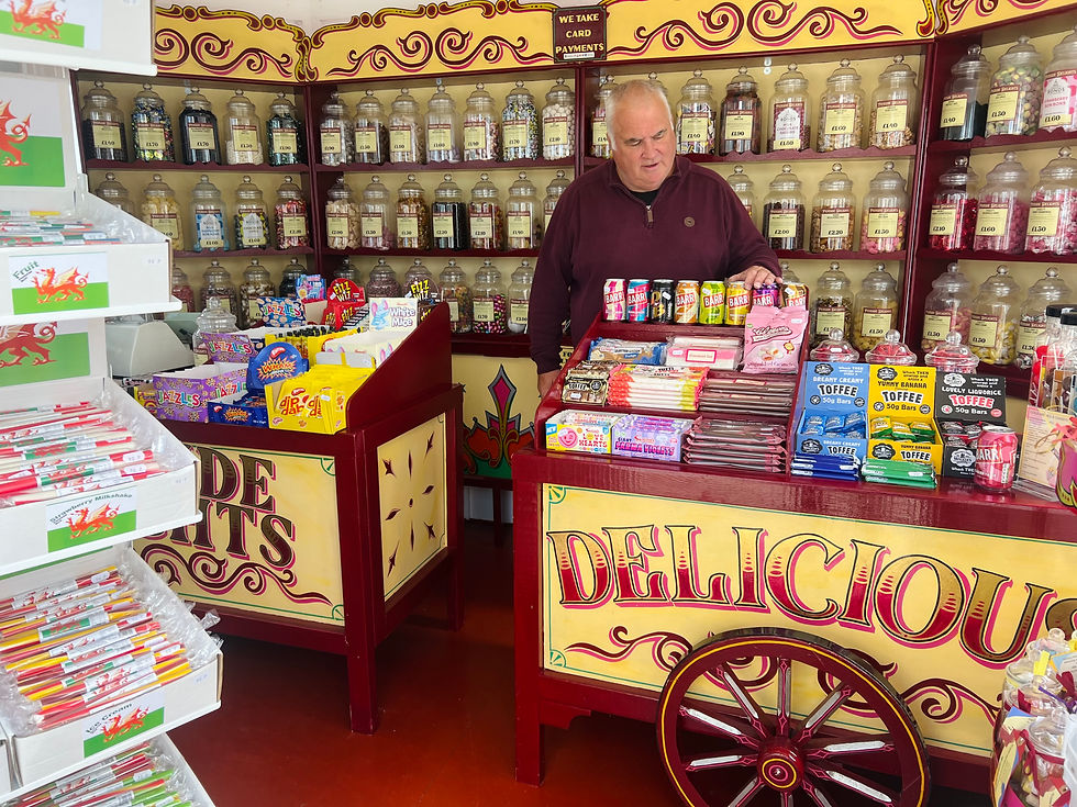 Inside Pierside Delights