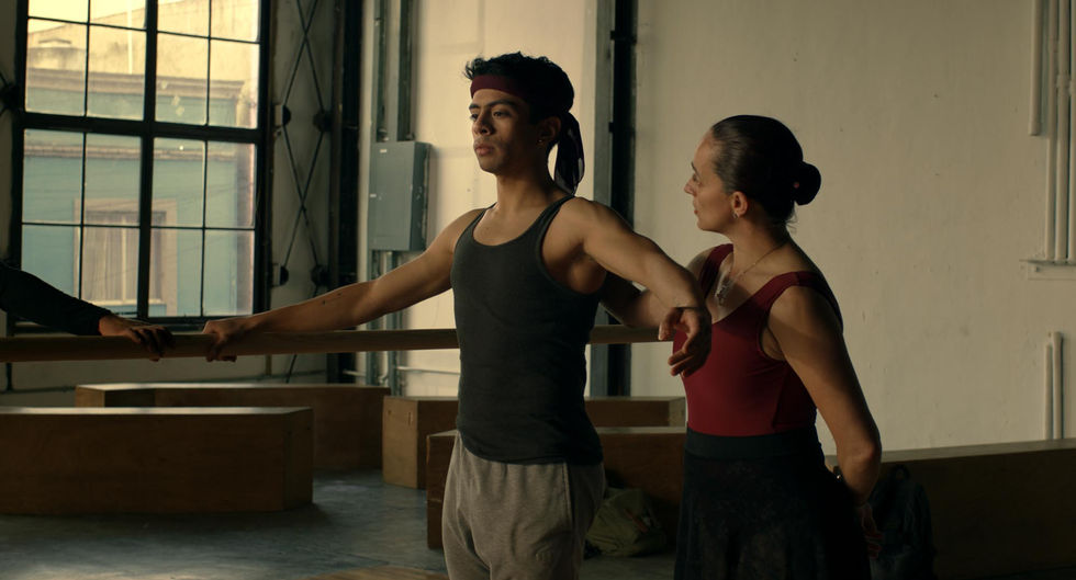 PiesCruzados_STILL003
