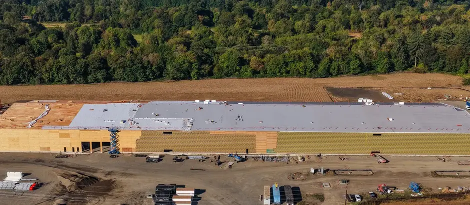Massive Oregon Mass Timber Factory Tops Out
