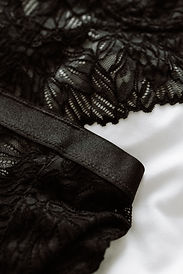 Kennismakingsgesprek voor een boudoirshoot bij SHE Boudoir