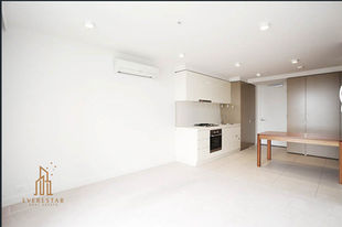 $550,000 - $600,000
2004/33 Mackenzie Street Melbourne VIC 3000
Bed 2 Bath 2 Garage 1
