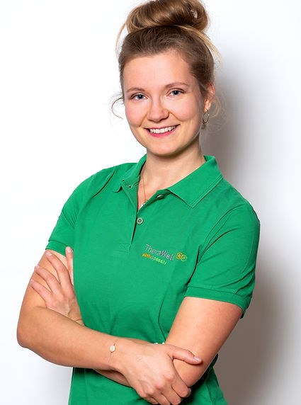 TheraWell_Nadja_8182.jpg