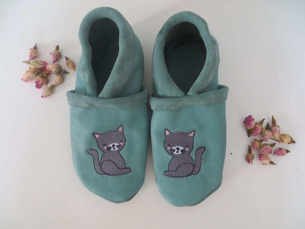 Thumbnail: Leather slippers made of organic leather mint with a grey cat, with name on request, from size 23