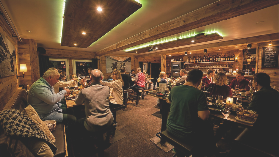 Gemütliches Beisammensein im Moonbikes Restaurant