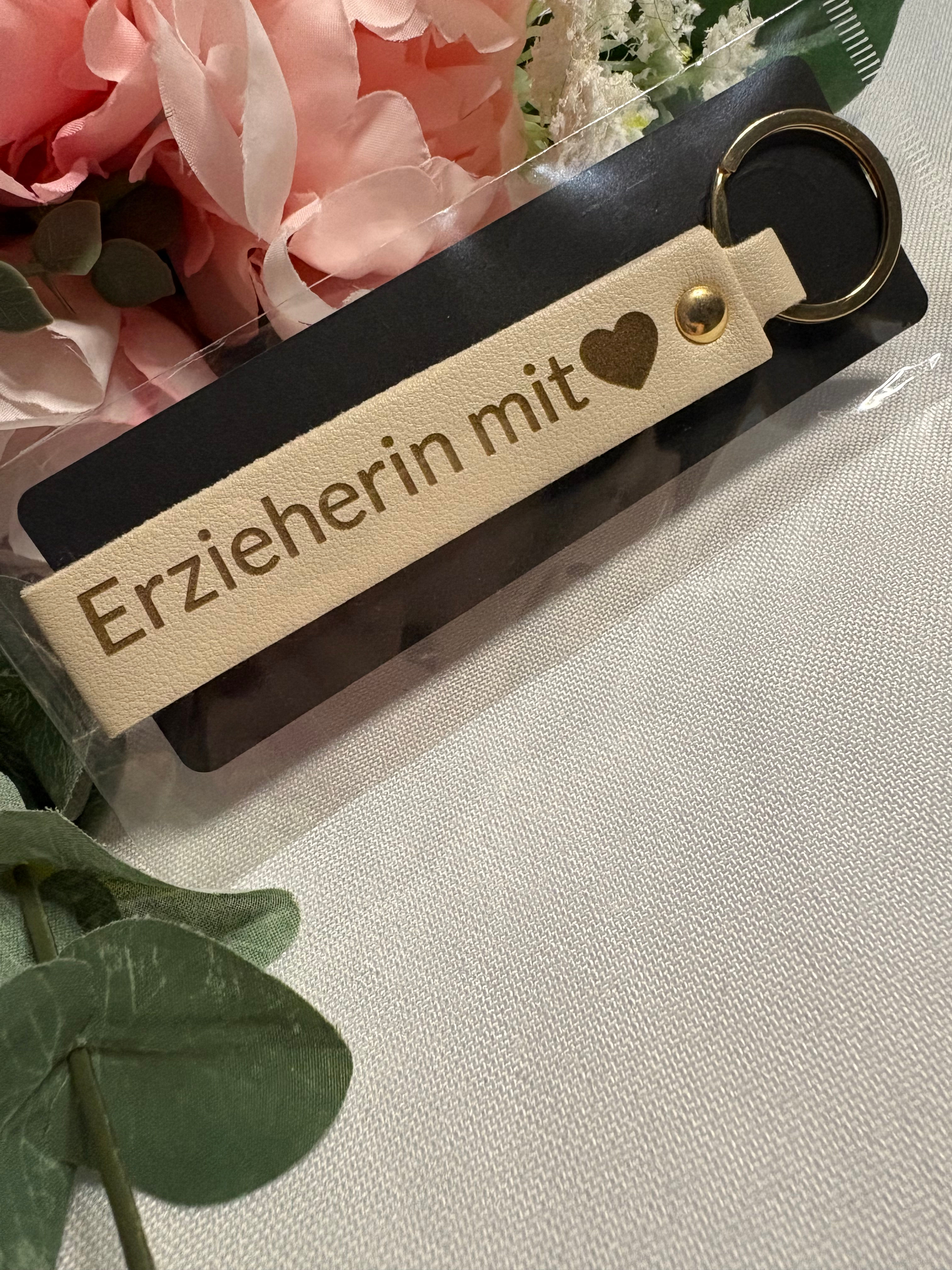 Schlüsselanhänger „Erzieherin mit Herz“ aus Kunstleder–Wertschätzung, die bleibt