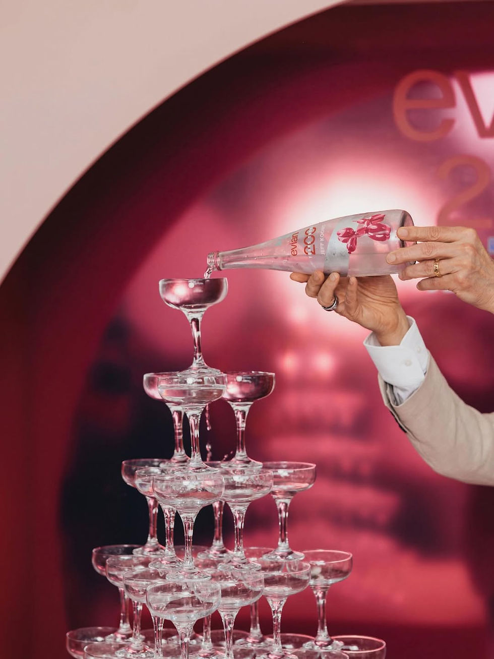200 Years Young: Evian celebra 200 años de historia.