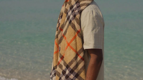 Un par de lentes, mil looks: La nueva apuesta del verano de Burberry.
