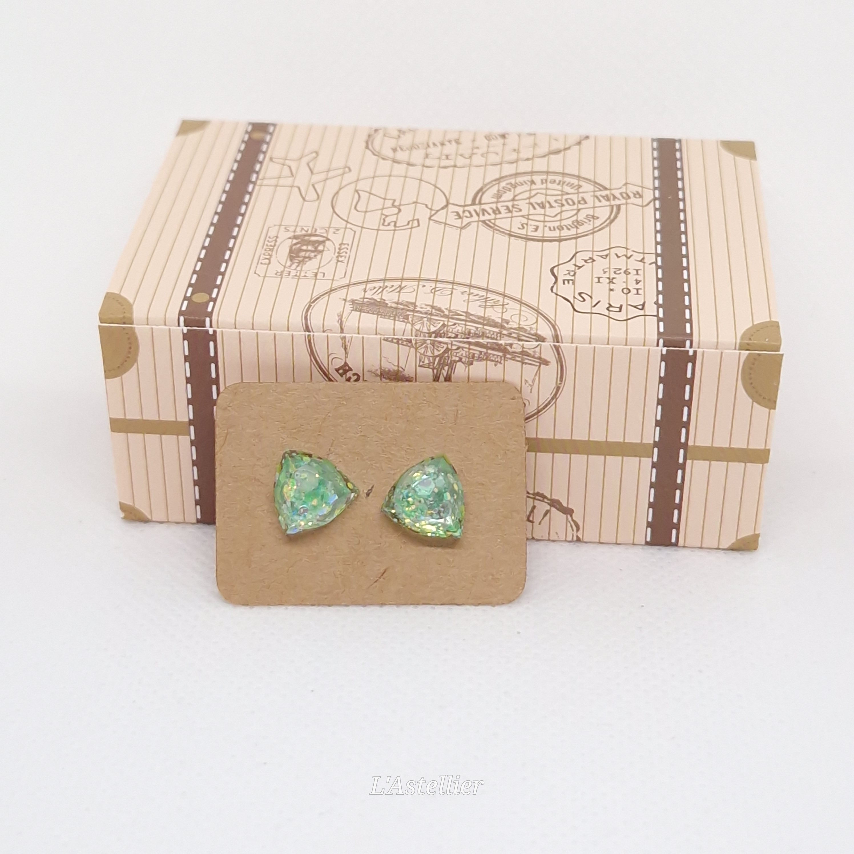 Puces en Dôme Triangle paillettes vert clair