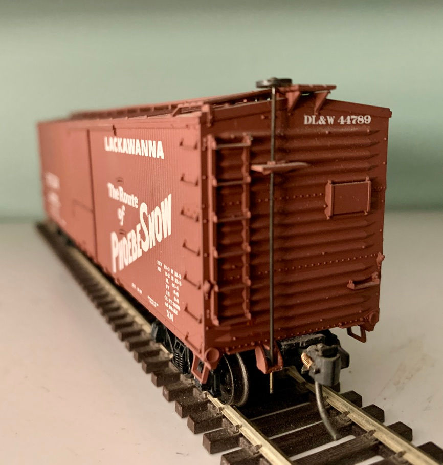 Lackawanna -  Phoebe Snow 40' Wood &  Metal End Box Car  - HO - Accurail