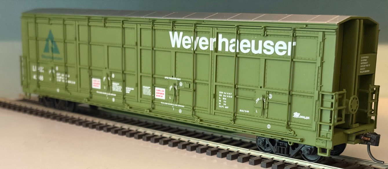 Weyerhaeuser - 56'Thrall All Door Box Car - HO Walthers 932-7001