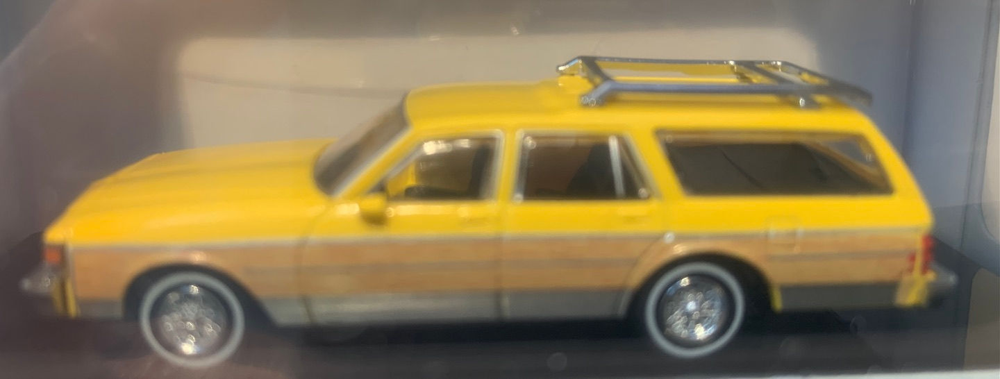Yellow Woodie - Chevrolet Caprice Wagon - Rapido 800004