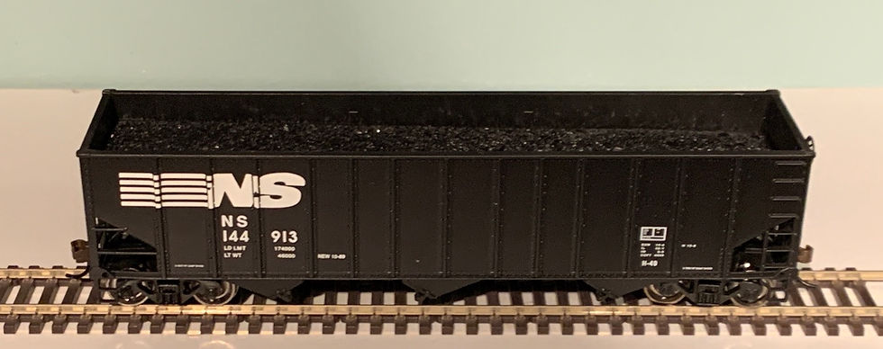 Thumbnail: Norfolk & Southern 100 Ton  3 Bay Hopper Car c/w Loads  - HO