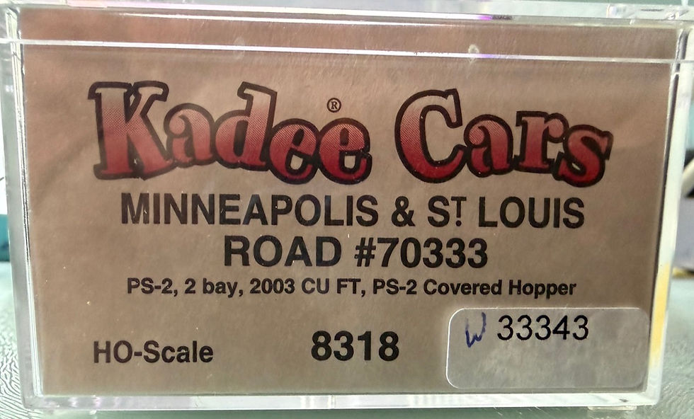 Thumbnail: Minneapolis & St Louis - PS-2 2003 cu ft 2 Bay Covered Hopper Car - Kadee 8318