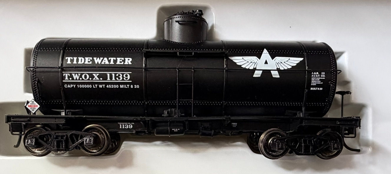 TIDEWATER -  Type 21  Riveted Tank Car  - Proto 2000 23436