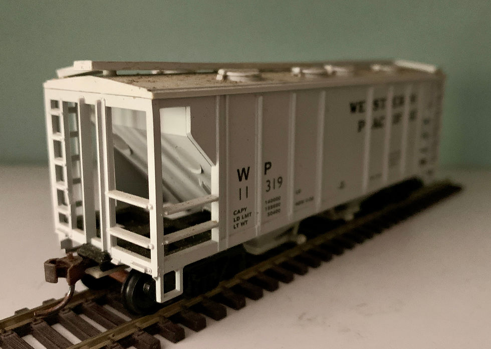 Western Pacific  -  2 Bay Covered Hopper Car - HO