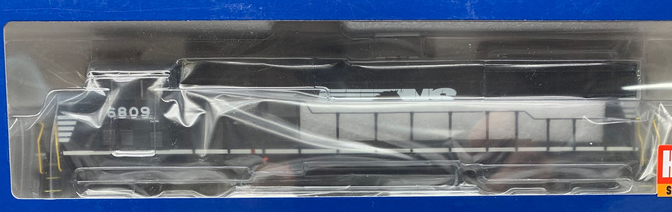 Norfolk & Southern #6809 EMD  SD60M  -  Walthers . HO DCC + Snd
