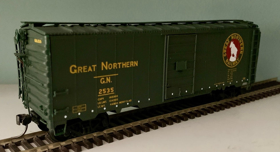 Great Northern - 40' Single Door 12 Panel Metal Box Car  - HO
