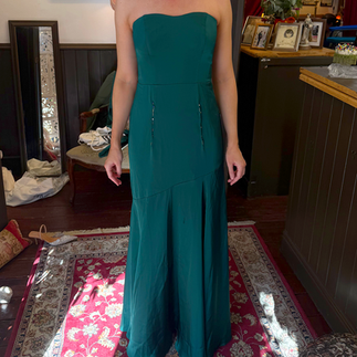 IMAGE Tailors Finsbury Park Dress Fitting: The secret to an elegant silhouette is expert tailoring.
