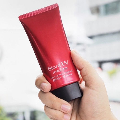 sunscreen yang cocok untuk digunakan pada sata k=melakukan kegiatan di luar ruangan