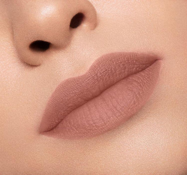 foto tersebut merupakan Nude Look Lipstik agar lipstik terlihat lebih natural