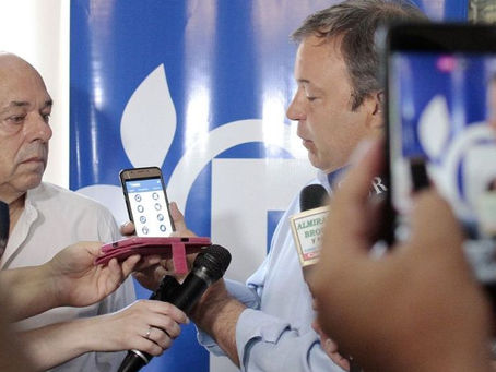 Presentan la App "Brown Móvil"