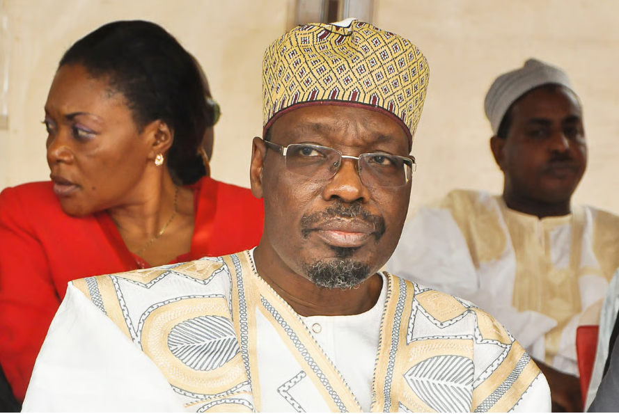 Cameroun : L’ancien ministre Issa Tchiroma interdit de quitter le territoire à l’aéroport de Yaoundé-Nsimalen