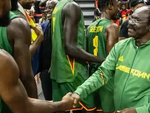 Afrobasket 2025 : Le ministre Narcisse Mouelle Kombi célèbre la victoire des Lions face à l’Égypte