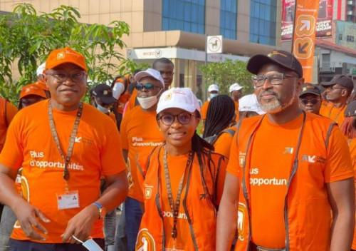 Orange Cameroun face à la justice : 157 ex-salariés réclament 3 milliards FCFA de primes d’ancienneté