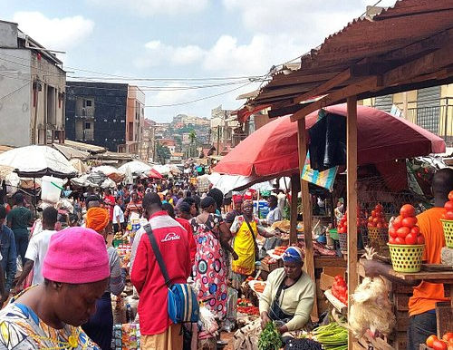 Réponse à la Crise : Le Gouvernement Lance des Ventes Promotionnelles à Douala pour Contrôler l'Inflation