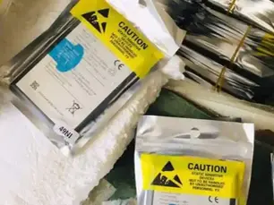 Saisie Douanière à Nkometou : Une cargaison de 4 800 batteries de téléphones interceptée