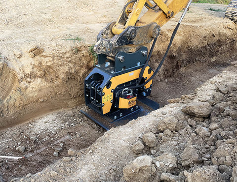 Perfetta per la compattazione di qualsiasi tipo di terreno, questa attrezzatura assicura risultati duraturi e una base solida nel tempo.