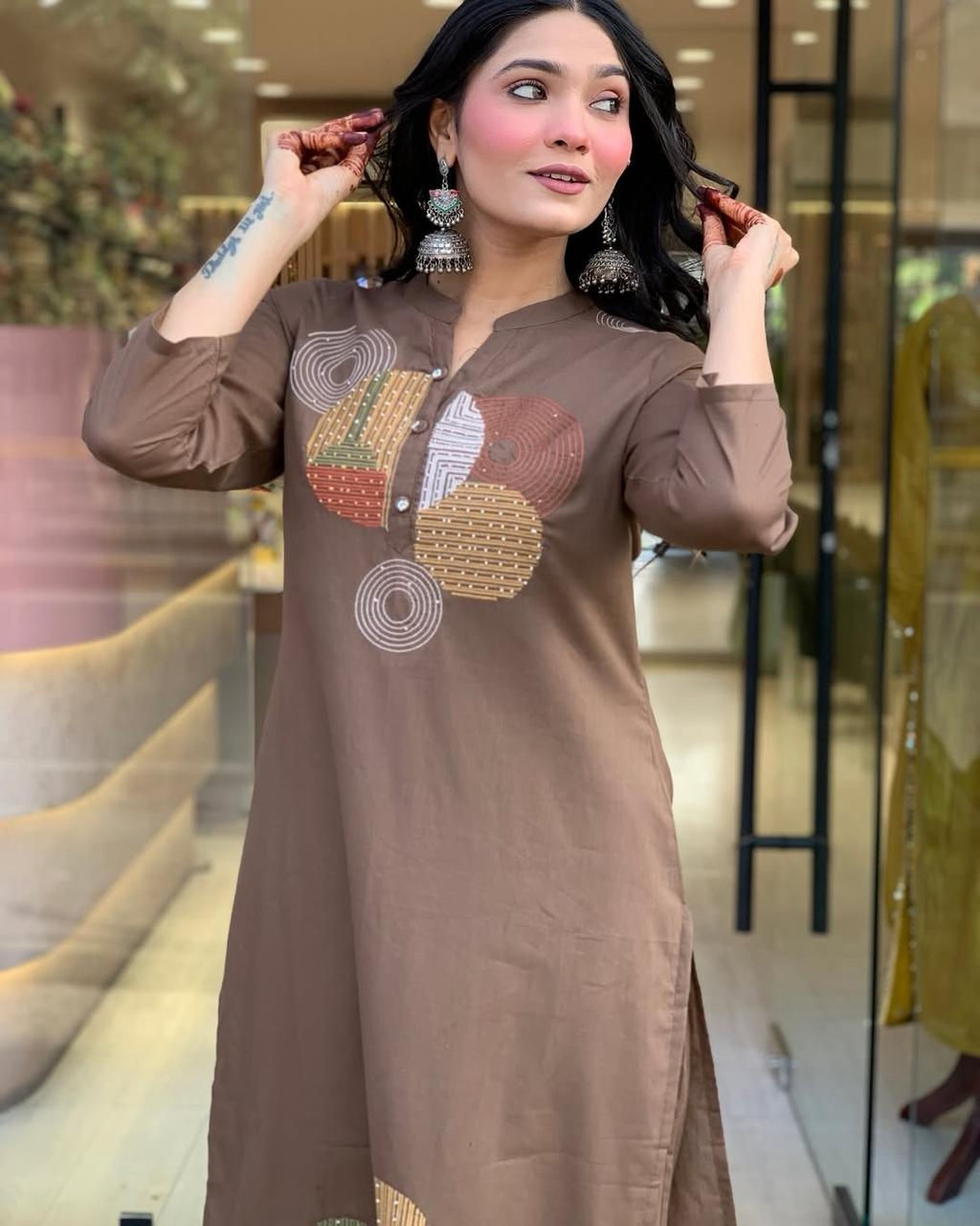 RANG BHOOMI - ELEGANT ROMAN FABRIC EMBROIDERED SUIT SET - LILLEMART.COM