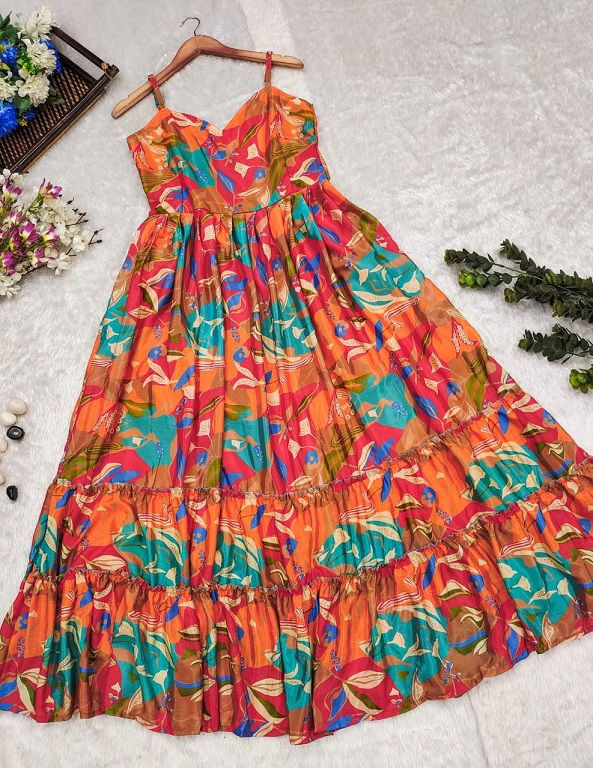 थंबनेल: RANG BHOOMI - CHINON MAXI SUIT - LILLEMART.COM