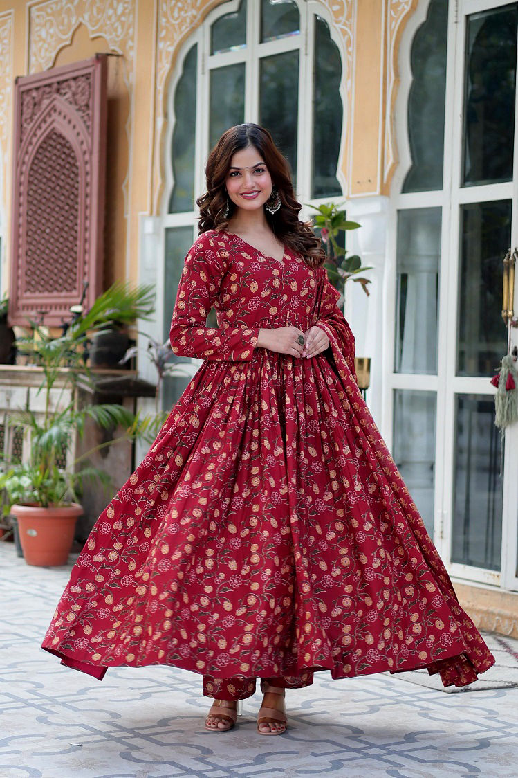 थंबनेल: RANG BHOOMI - PREMIUM COTTON GOWN WITH DUPATTA SET - LILLEMART.COM