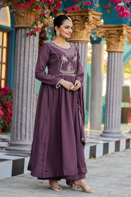 थंबनेल: RANG BHOOMI - SHIMMER FABRIC ISHANI SUIT - LILLEMART.COM