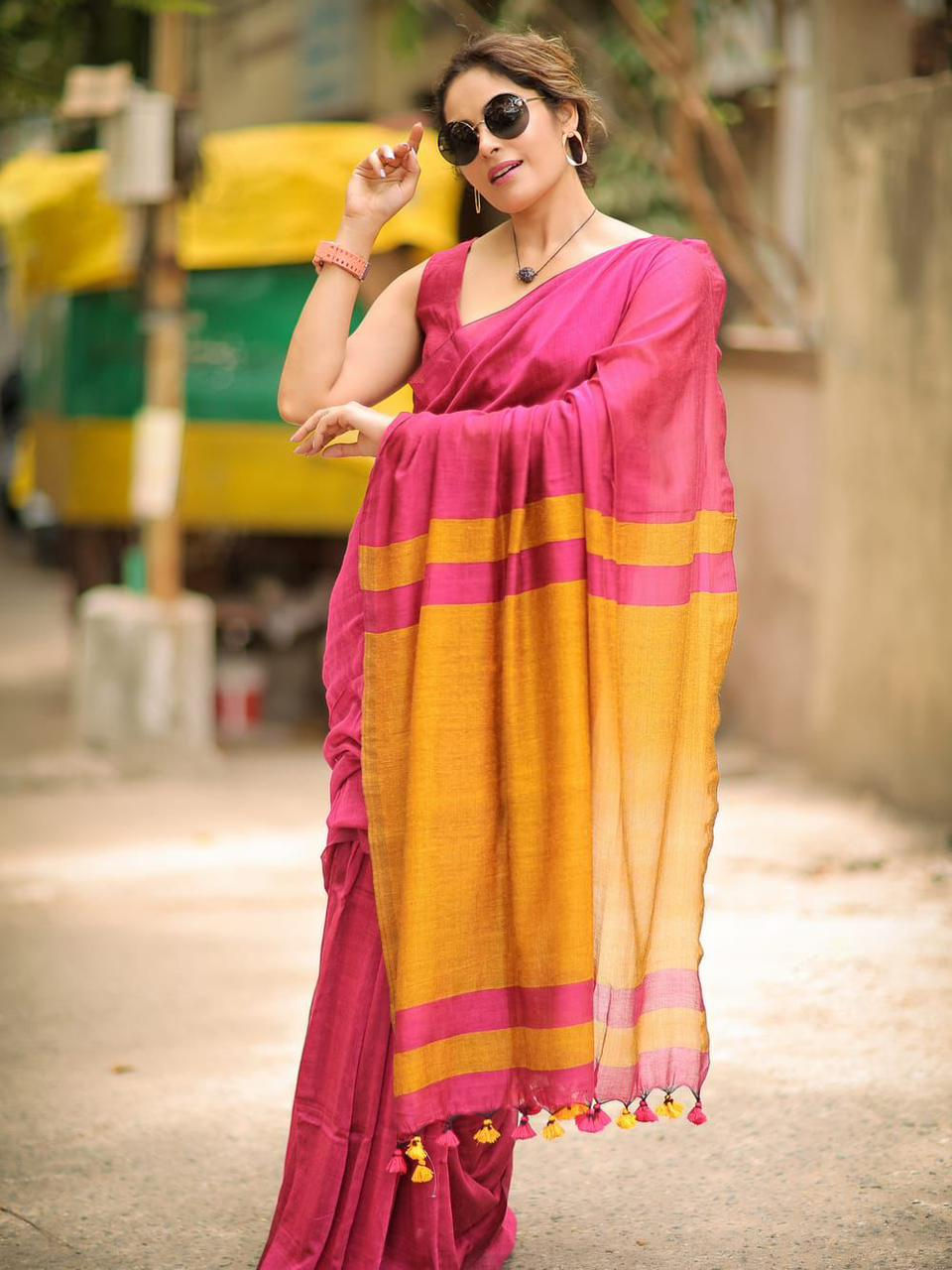 Thumbnail: UNITOPIA - SOFT LILAN COTTON SAREE WITH CONTRAST PALLU & TASSELS - LILLEMART.COM