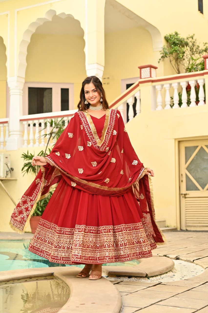 थंबनेल: RANG BHOOMI - PREMIUM FAUX BLOOMING EMBROIDERED GOWN - LILLEMART.COM
