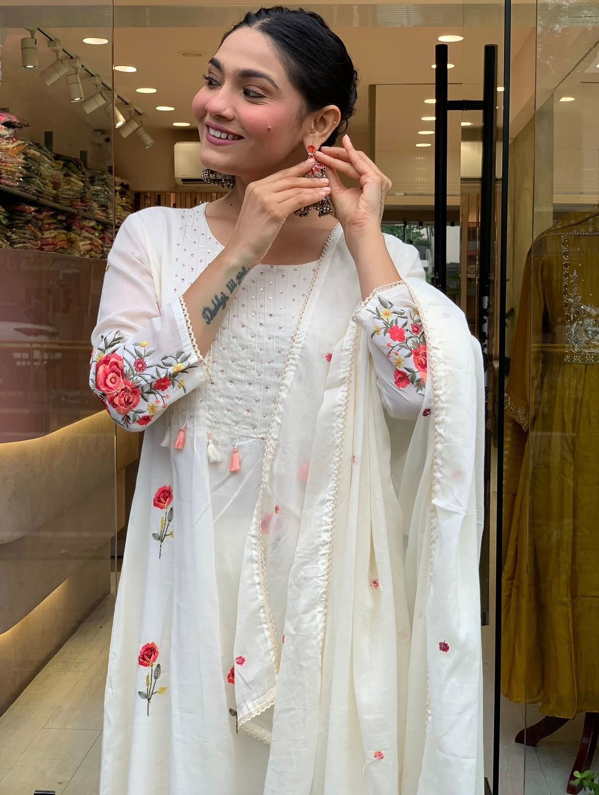 RANG BHOOMI - WHITE CHANDERI SILK SALWAR SUIT - LILLEMART.COM