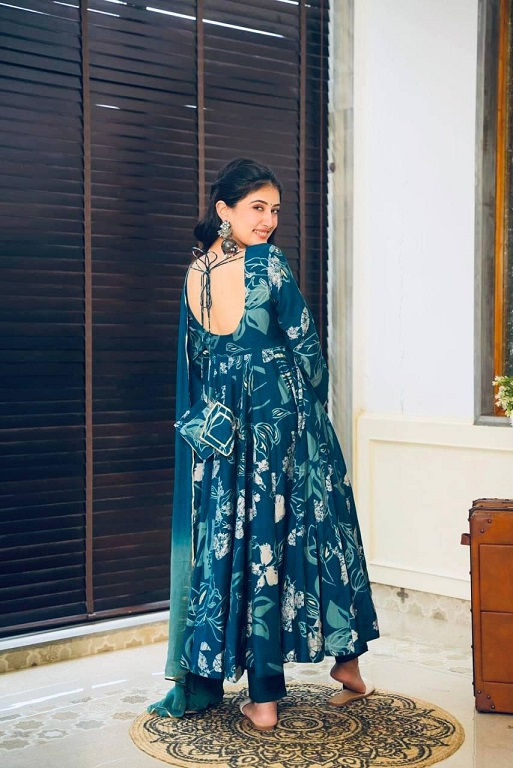 Thumbnail: RANG BHOOMI - MUSLIN SUIT SET WITH DOUBLE COLOUR DUPATTA - LILLEMART.COM
