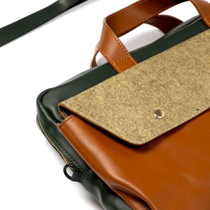 थंबनेल: GREEN HERITAGE - WILLOW VEGAN LEATHER LAPTOP SLEEVE - BUYBAY.IN