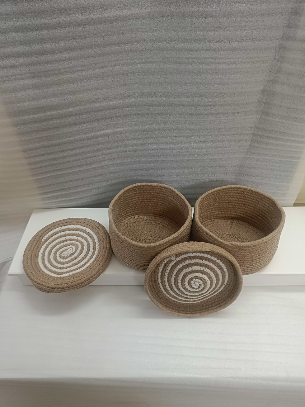 थंबनेल: FIBRE GOLD - COTTON ROPE BASKET WITH LID - LILLEMART.COM