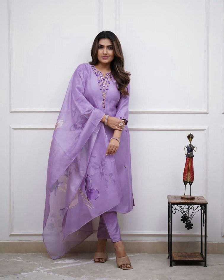थंबनेल: RANG BHOOMI - RAYON SLUB LAVANDER EMBROIDERED SUIT - LILLEMART.COM