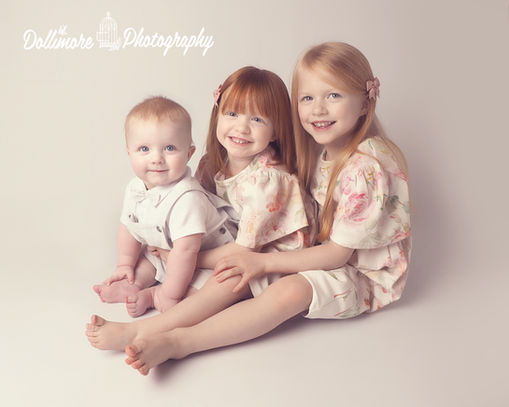 Award winning baby photographer specialising in Newborn photography based in Chester, Cheshire