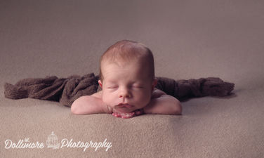 Award winning baby photographer specialising in Newborn photography based in Chester, Cheshire