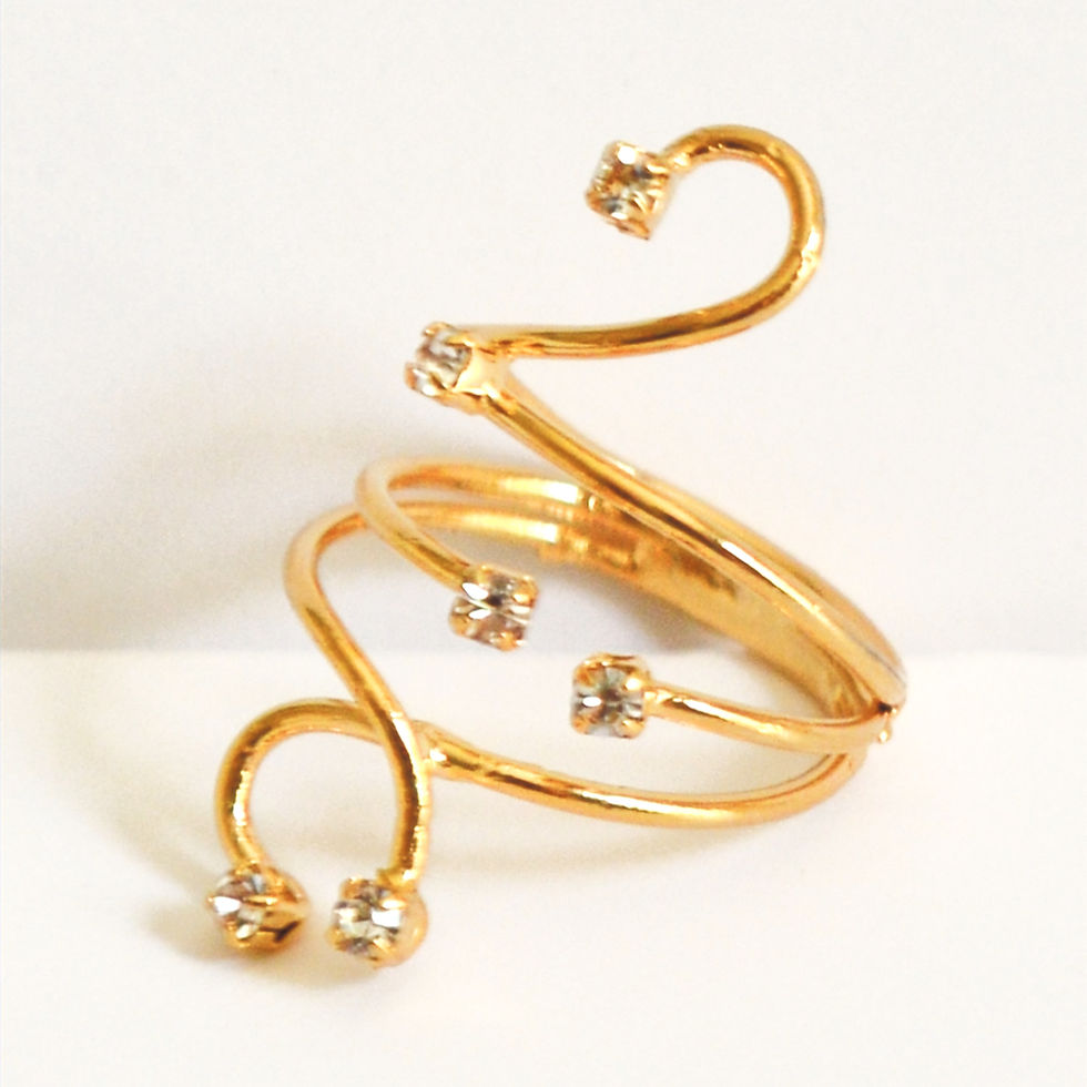 תמונה ממוזערת: טבעות - לאה לבנה