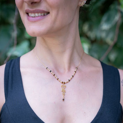 תמונה ממוזערת: שרשרת לוטוס ירח חום