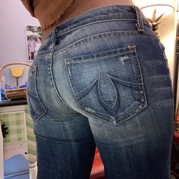 Lvl 99 Form Fitted Jeans