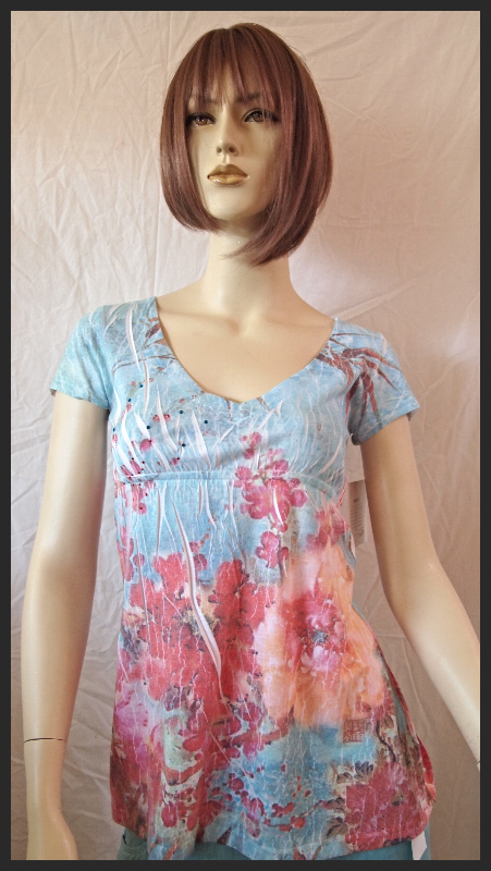 Cute top by Cubism size small